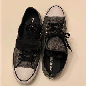 Almost new women’s size 9 Converse Allstars